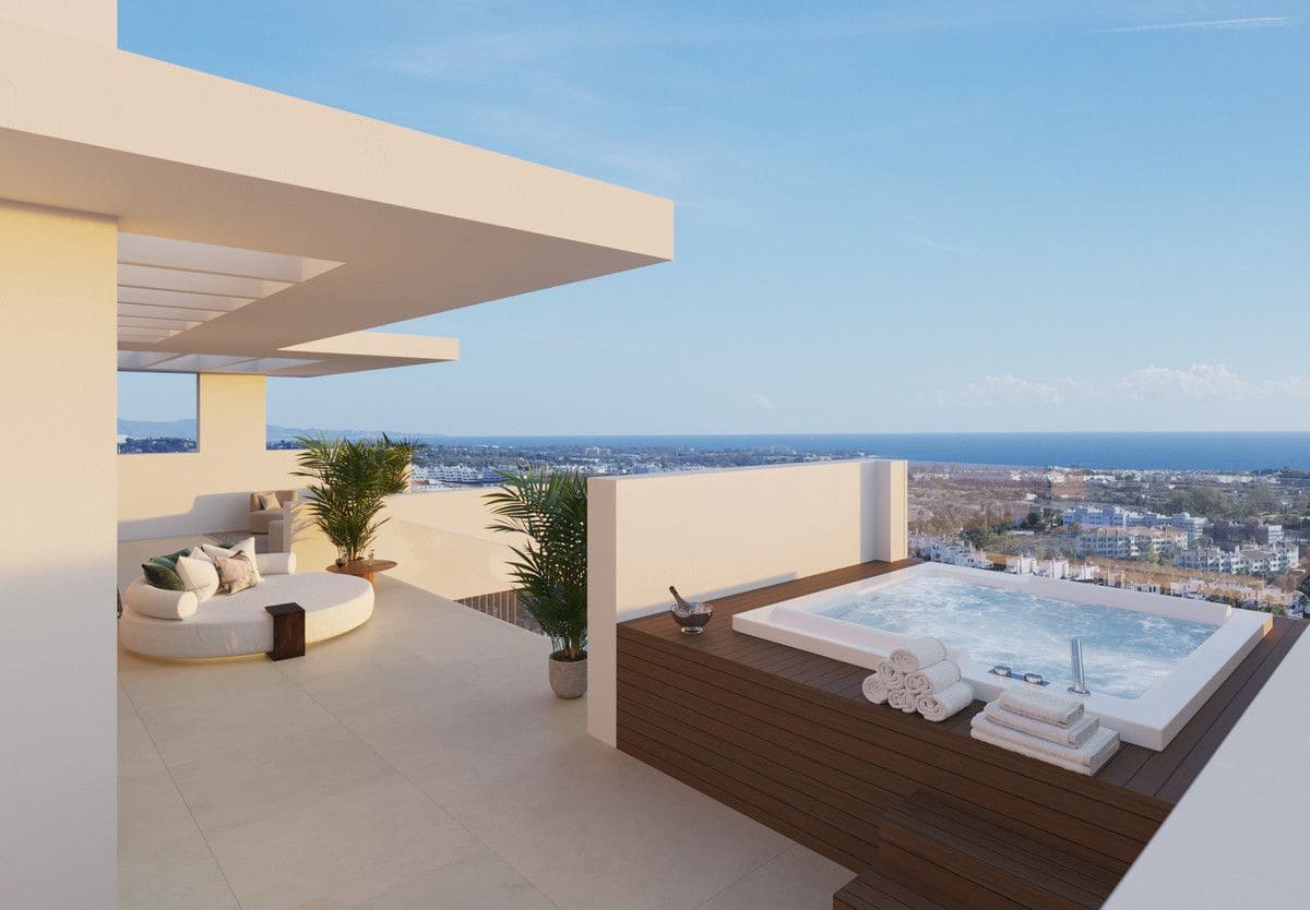 3 bedroom Villa for sale in Estepona with pool - € 3,250,000 (Ref: 9992112)