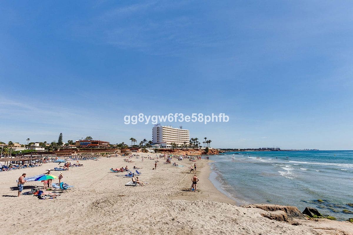 3 soverom Villa til salgs i Cabo Roig med svømmebasseng - € 890 000 (Ref: 9992127)