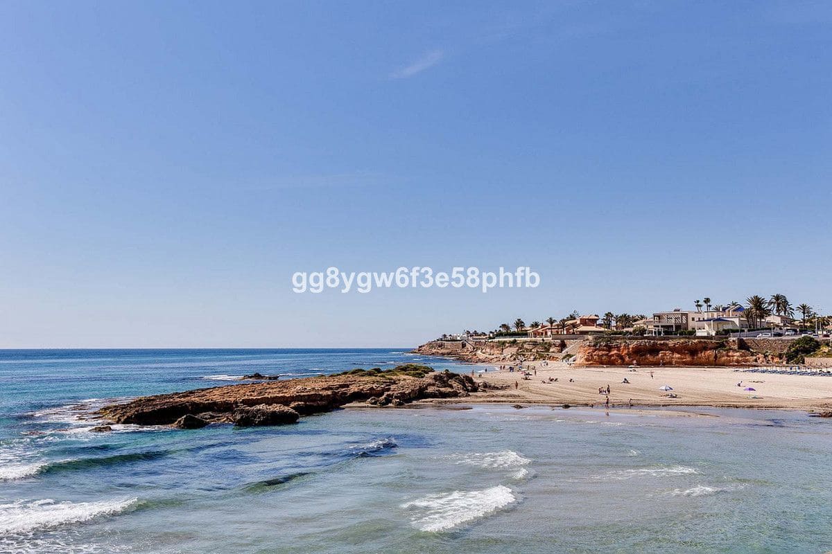 3 soverom Villa til salgs i Cabo Roig med svømmebasseng - € 890 000 (Ref: 9992127)