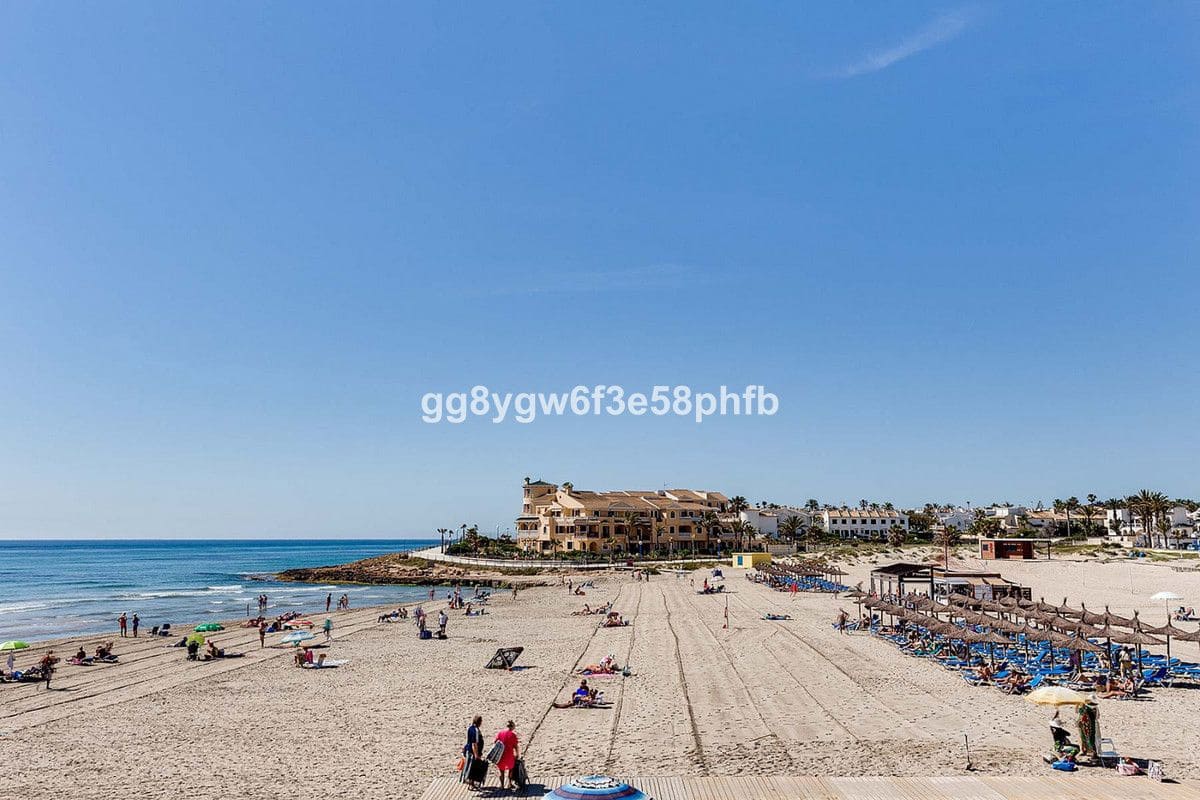 3 soverom Villa til salgs i Cabo Roig med svømmebasseng - € 890 000 (Ref: 9992127)
