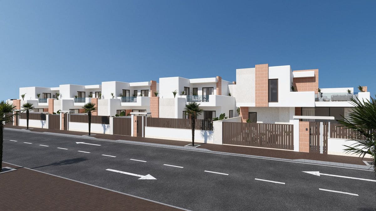 Chalet de 3 habitaciones en Roldan en venta con piscina - 354.950 € (Ref: 9992137)