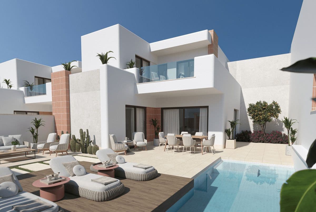 Chalet de 4 habitaciones en Roldan en venta con piscina - 464.950 € (Ref: 9992139)