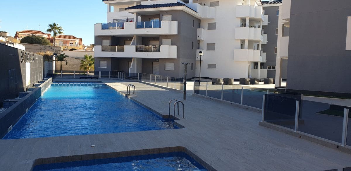 2 sovrum Lägenhet till salu i Filipinas med pool - 255 000 € (Ref: 9992146)