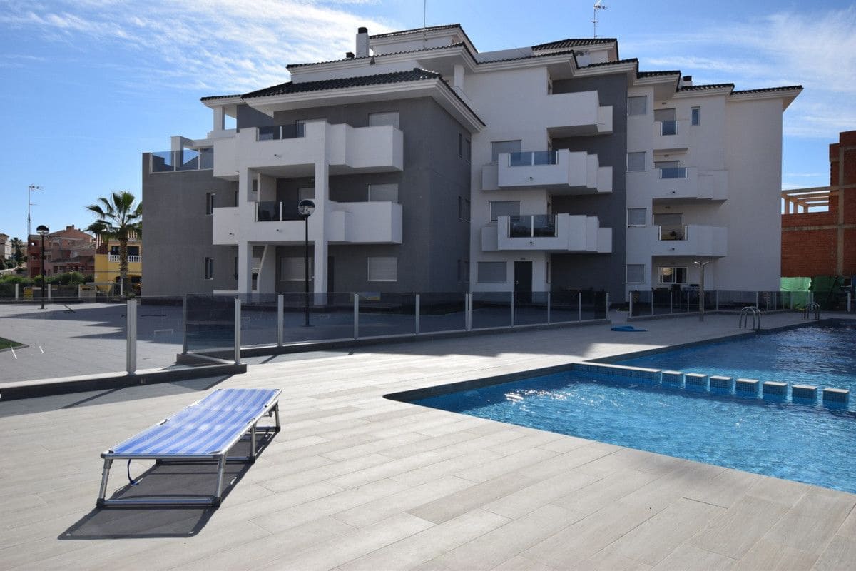 2 sovrum Lägenhet till salu i Filipinas med pool - 255 000 € (Ref: 9992146)