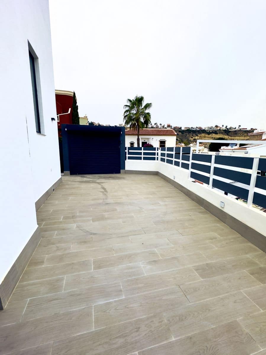 4 bedroom Villa for sale in La Marquesa with pool - € 834,000 (Ref: 9992156)