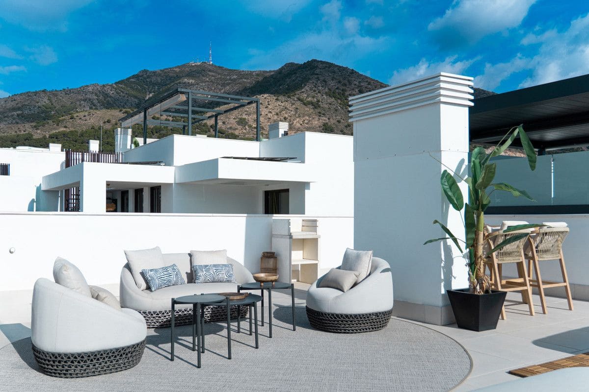2 soveværelse Lejlighed til salg i Fuengirola med swimmingpool - € 599.000 (Ref: 9992187)