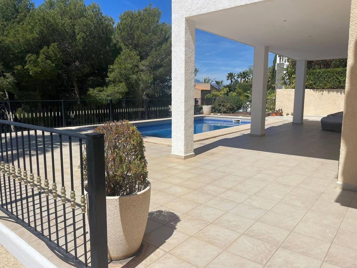 Chalet de 3 habitaciones en Altea en venta con piscina - 1.650.000 € (Ref: 9992199)