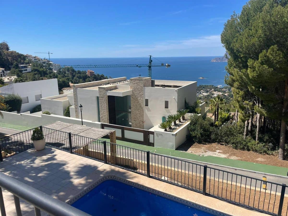 Chalet de 3 habitaciones en Altea en venta con piscina - 1.650.000 € (Ref: 9992199)