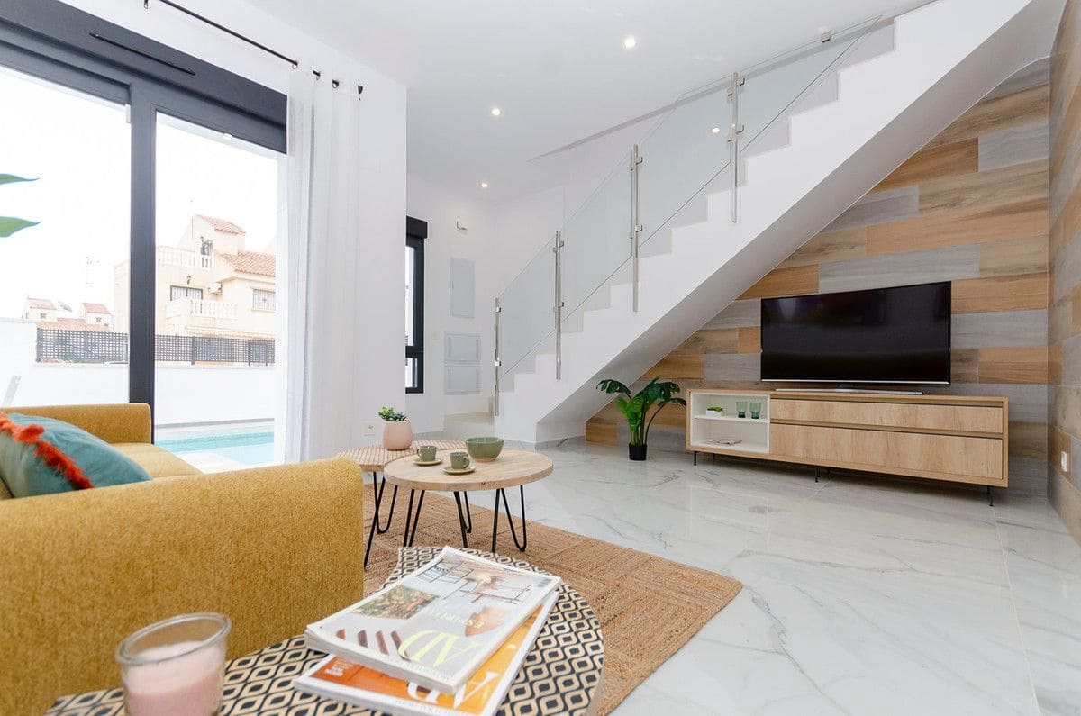 3 camera da letto Villa in vendita in Torrevieja con piscina - 424.000 € (Rif: 9992237)