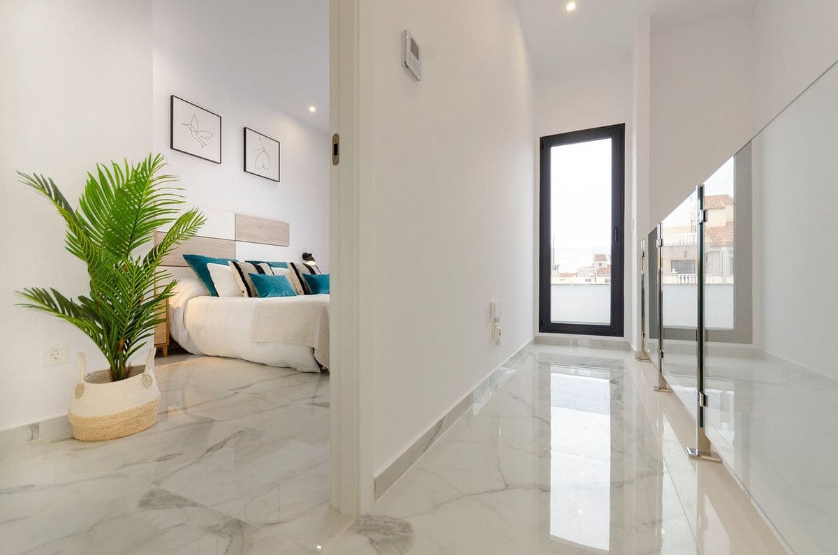 3 camera da letto Villa in vendita in Torrevieja con piscina - 424.000 € (Rif: 9992237)