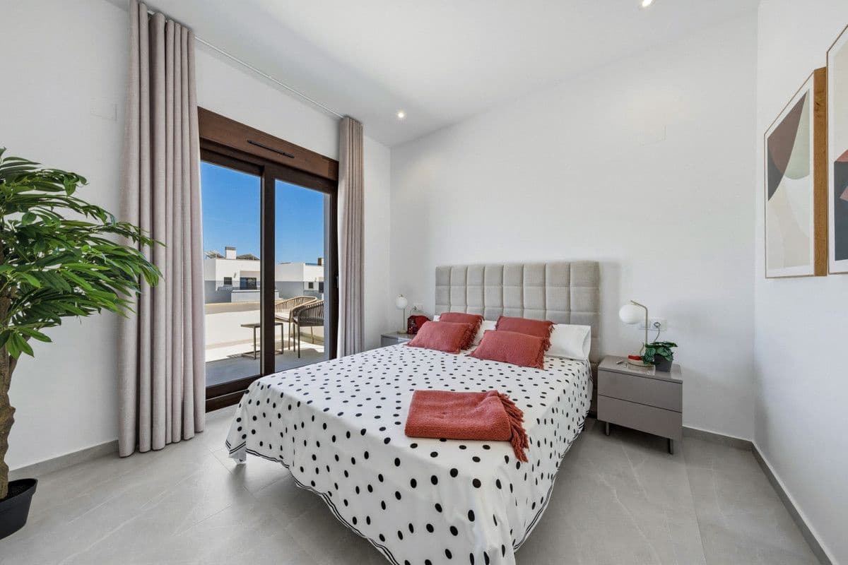 4 soverom Villa til salgs i Orihuela med svømmebasseng - € 649 000 (Ref: 9992243)