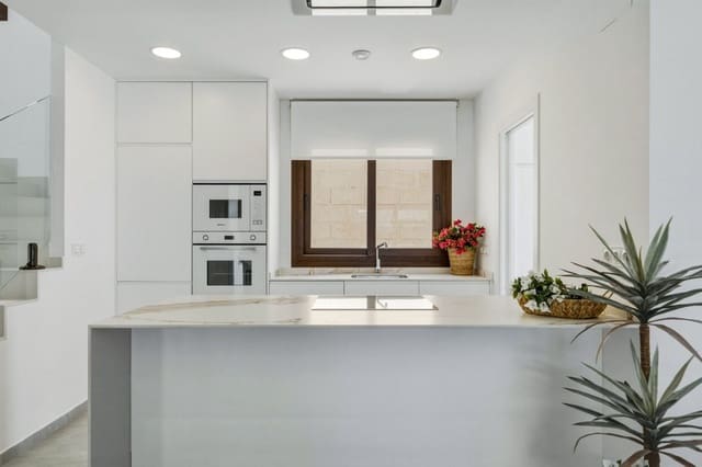 4 soverom Villa til salgs i Desamparados - Hurchillo - Torremendo, Orihuela med svømmebasseng - € 649 000 (Ref: 9992243)