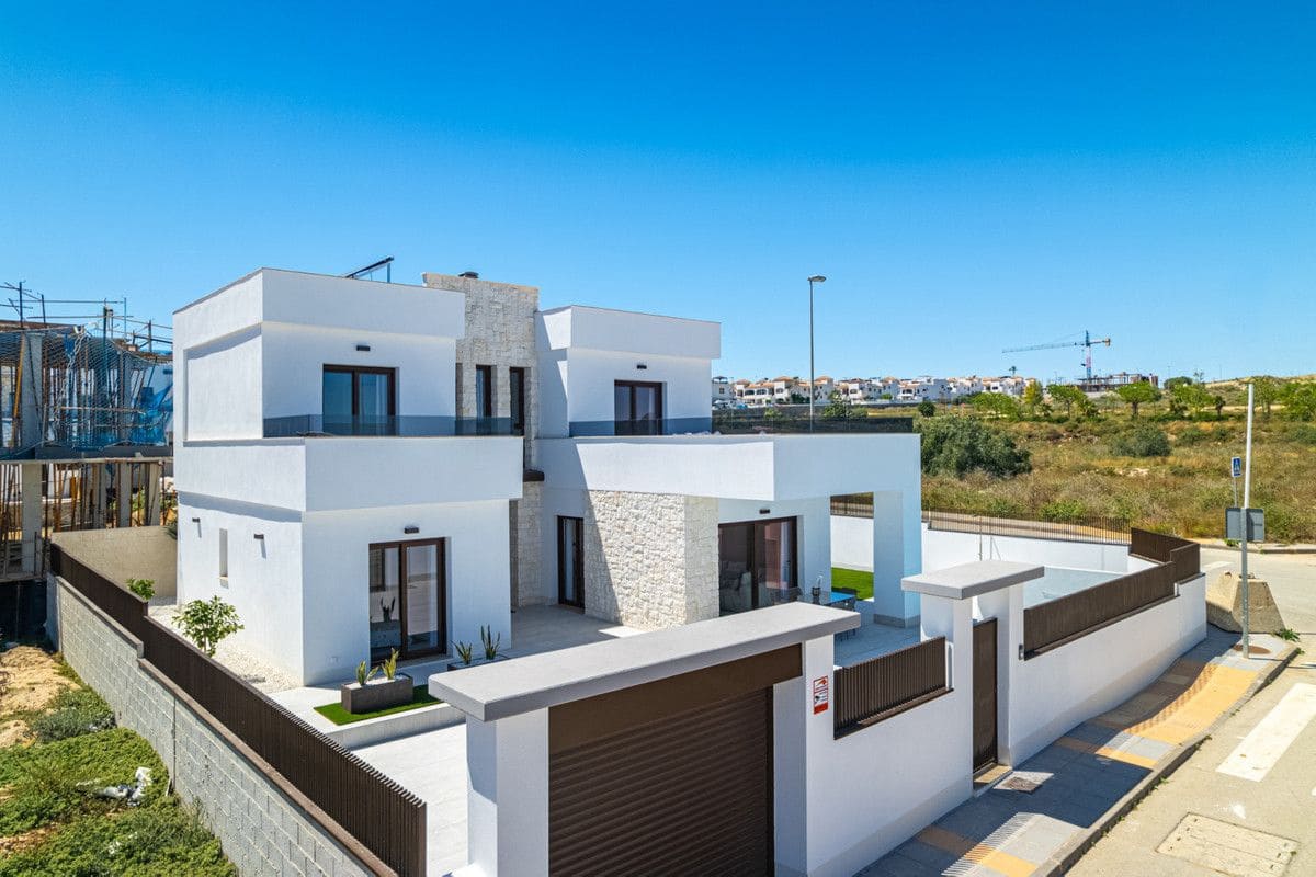 4 soverom Villa til salgs i Orihuela med svømmebasseng - € 649 000 (Ref: 9992243)