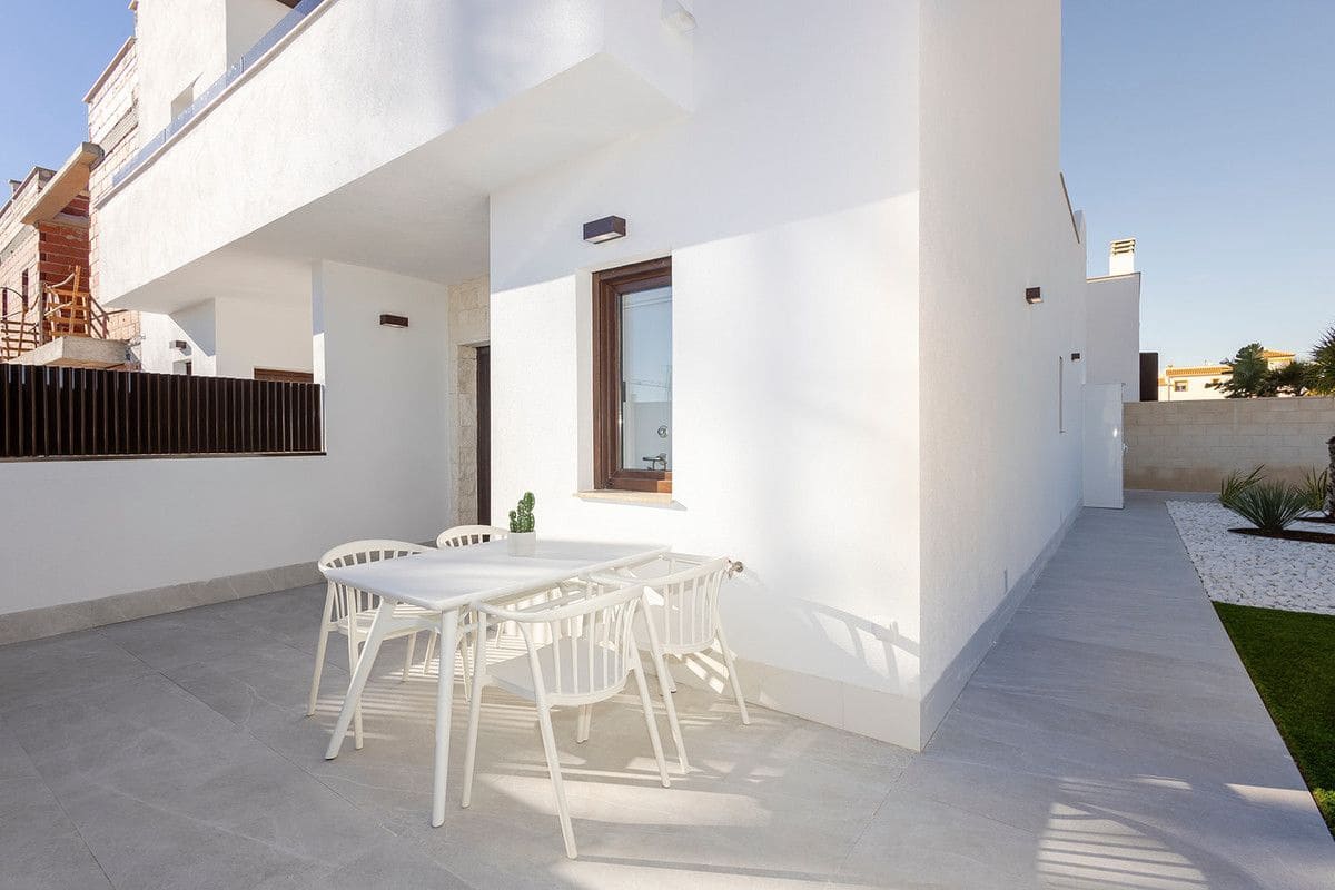 3 sovrum Villa till salu i Orihuela med pool - 315 000 € (Ref: 9992246)