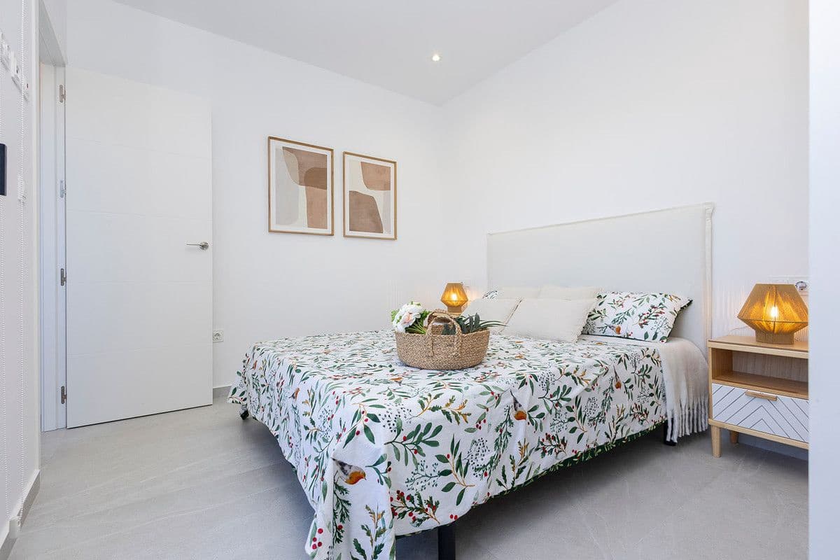 3 sovrum Villa till salu i Orihuela med pool - 315 000 € (Ref: 9992246)