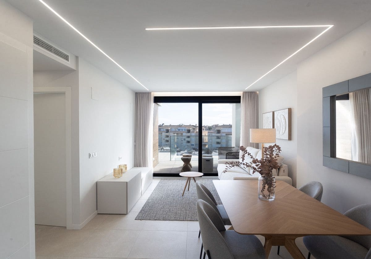 2 sovrum Lägenhet till salu i Denia med pool - 379 000 € (Ref: 9992295)