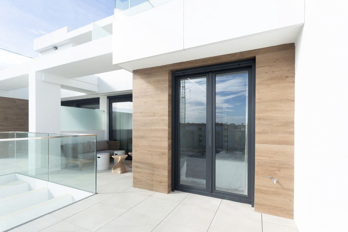 2 sovrum Lägenhet till salu i Denia med pool - 379 000 € (Ref: 9992295)