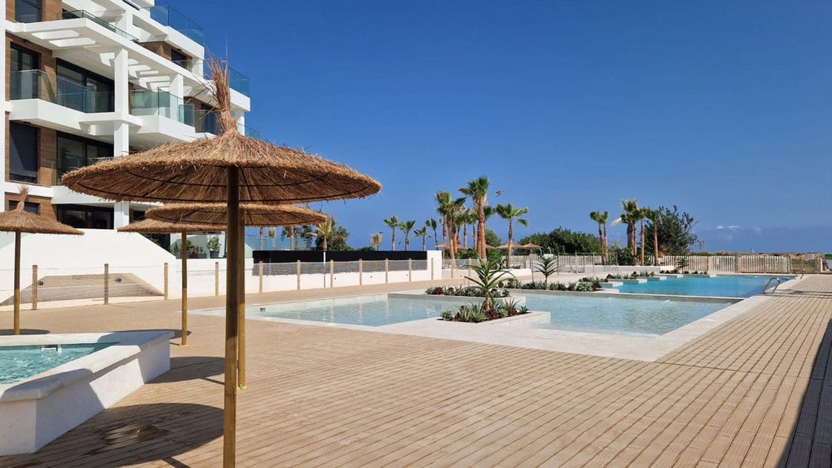 2 sovrum Lägenhet till salu i Denia med pool - 379 000 € (Ref: 9992295)
