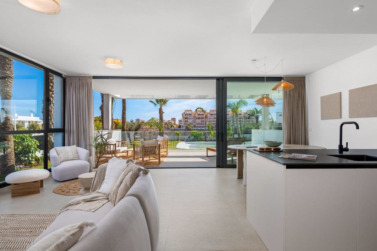 Apartamento de 2 habitaciones en Islas Menores en venta con piscina - 358.000 € (Ref: 9992317)