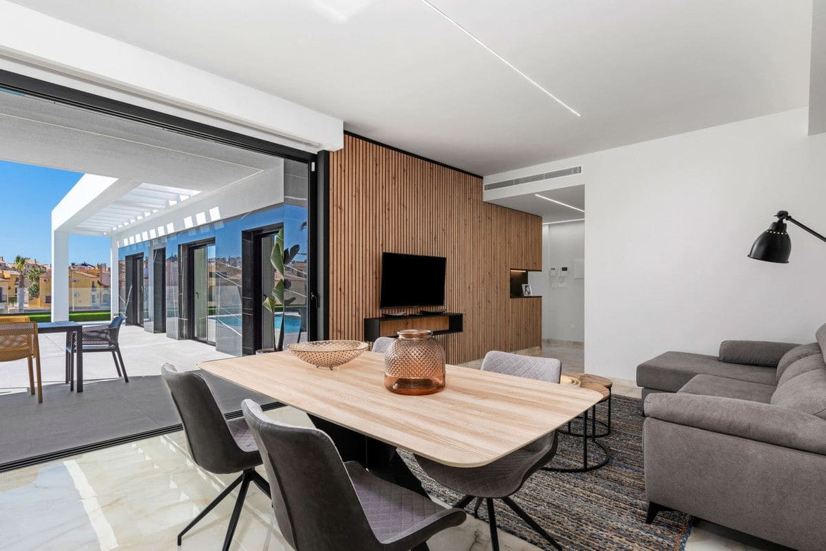 3 slaapkamer Villa te koop in Algorfa met zwembad - € 670.000 (Ref: 9992322)