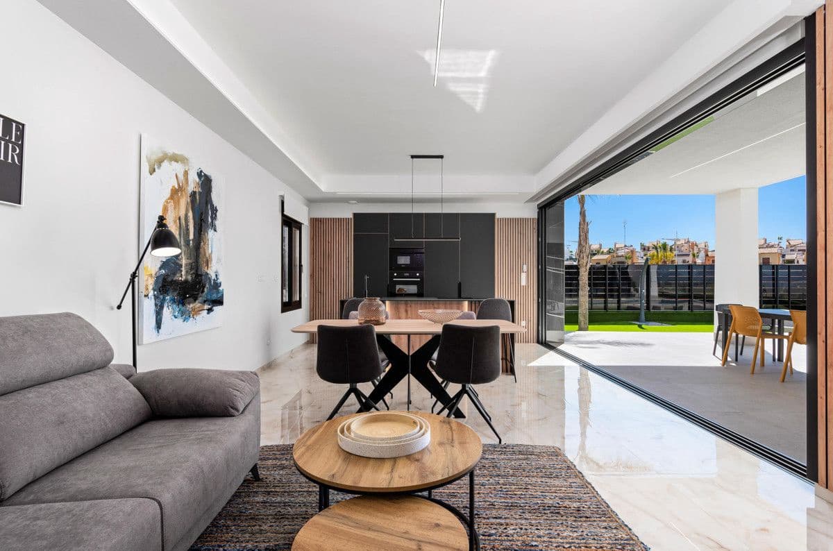 3 slaapkamer Villa te koop in Algorfa met zwembad - € 670.000 (Ref: 9992322)