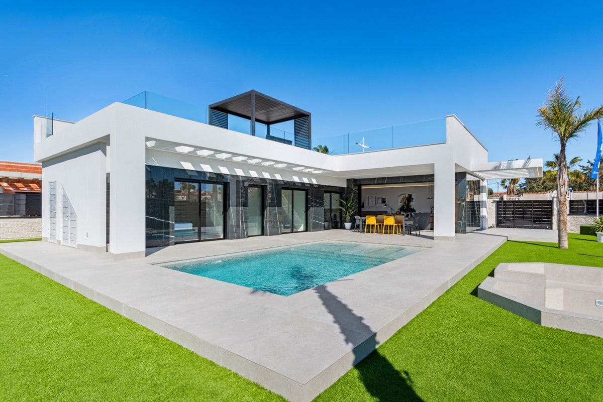 3 slaapkamer Villa te koop in Algorfa met zwembad - € 670.000 (Ref: 9992322)
