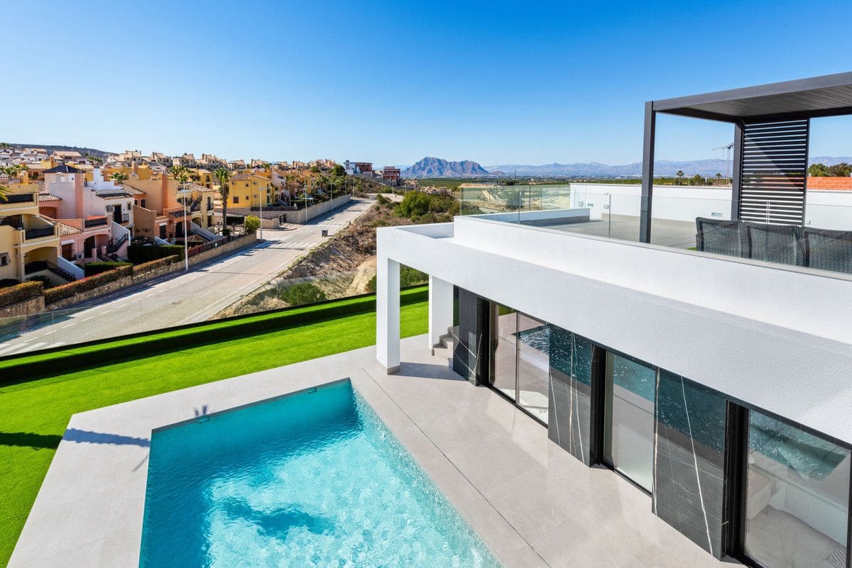3 slaapkamer Villa te koop in Algorfa met zwembad - € 670.000 (Ref: 9992322)