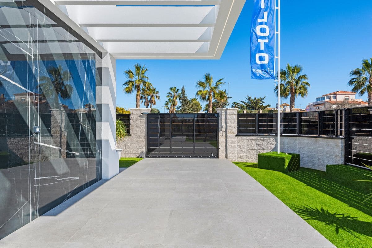 3 slaapkamer Villa te koop in Algorfa met zwembad - € 670.000 (Ref: 9992322)