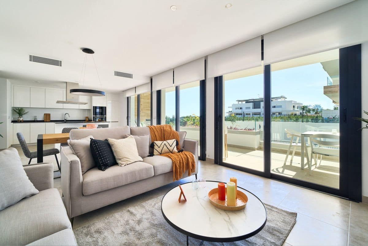 3 bedroom Apartment for sale in Estepona with pool - € 767,000 (Ref: 9992336)