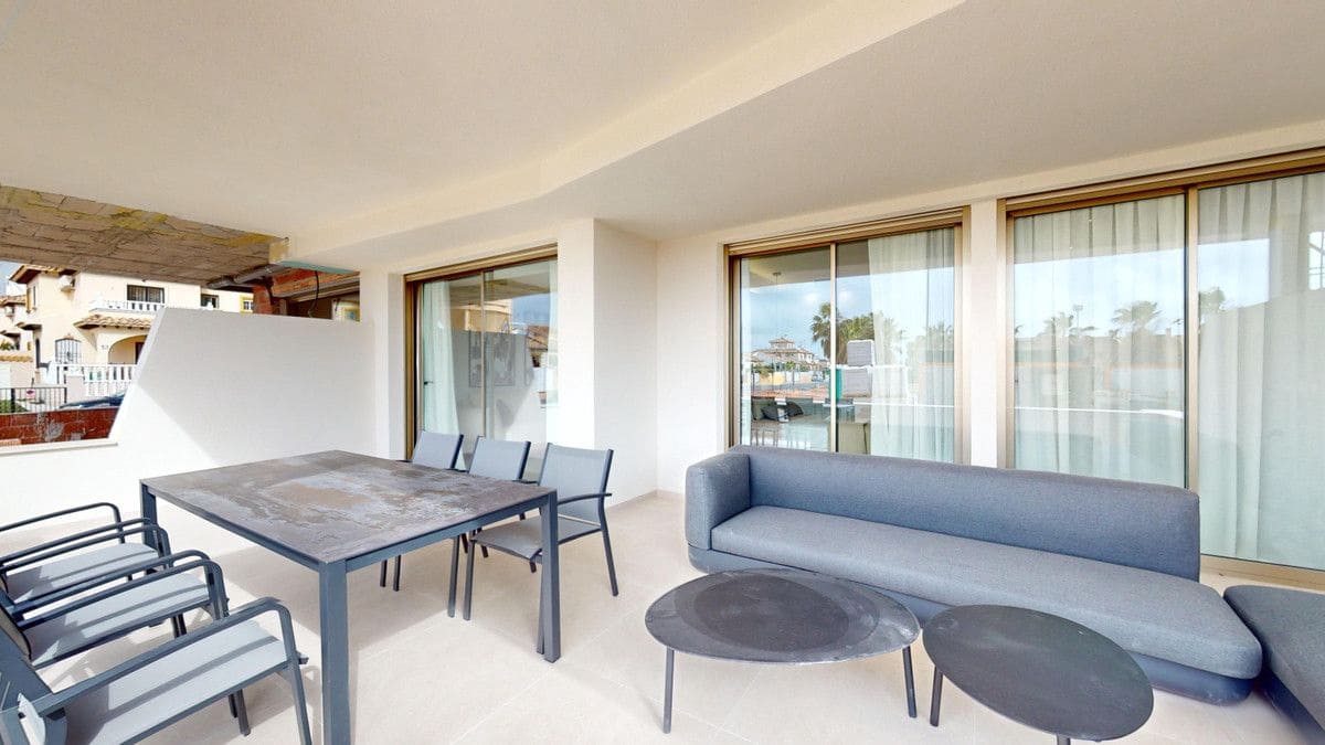 2 soverom Leilighet til salgs i Orihuela Costa med svømmebasseng - € 369 000 (Ref: 9992337)