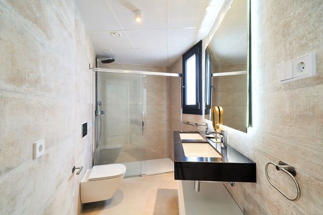 2 soveværelse Lejlighed til salg i El Higuerón, Fuengirola med swimmingpool - € 567.000 (Ref: 9992338)
