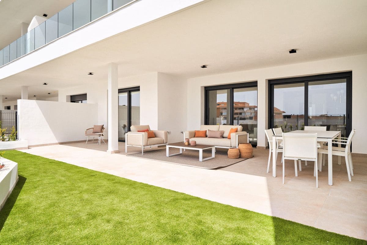 2 soveværelse Lejlighed til salg i Fuengirola med swimmingpool - € 567.000 (Ref: 9992338)