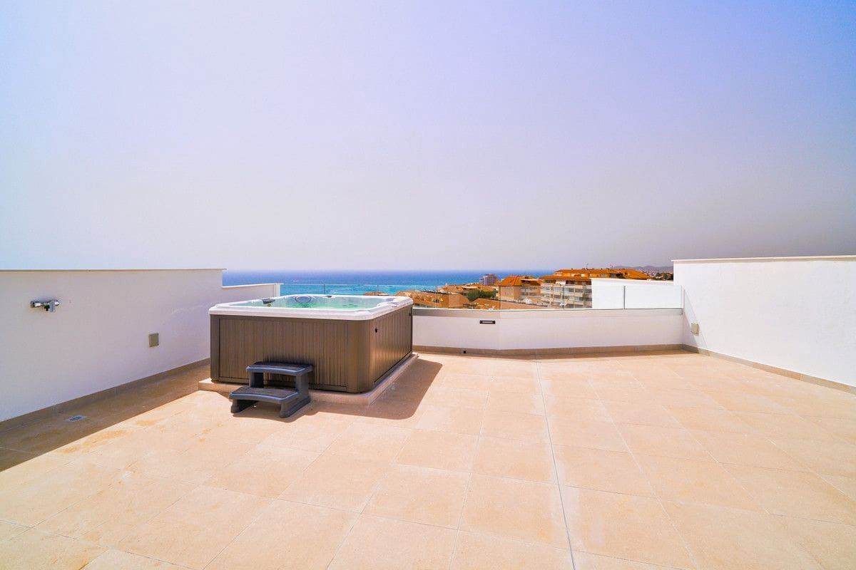 2 soveværelse Lejlighed til salg i Fuengirola med swimmingpool - € 567.000 (Ref: 9992338)