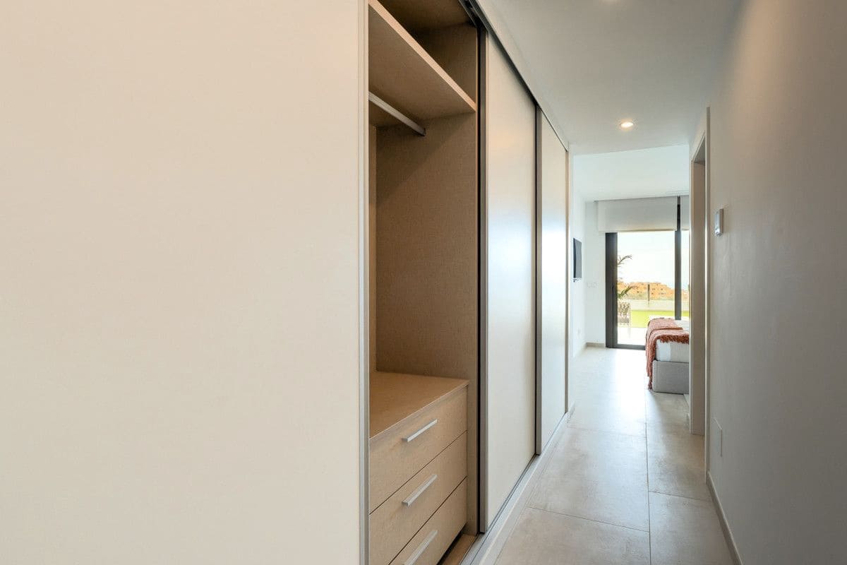 3 soveværelse Lejlighed til salg i New Golden Mile med swimmingpool - € 639.000 (Ref: 9992350)