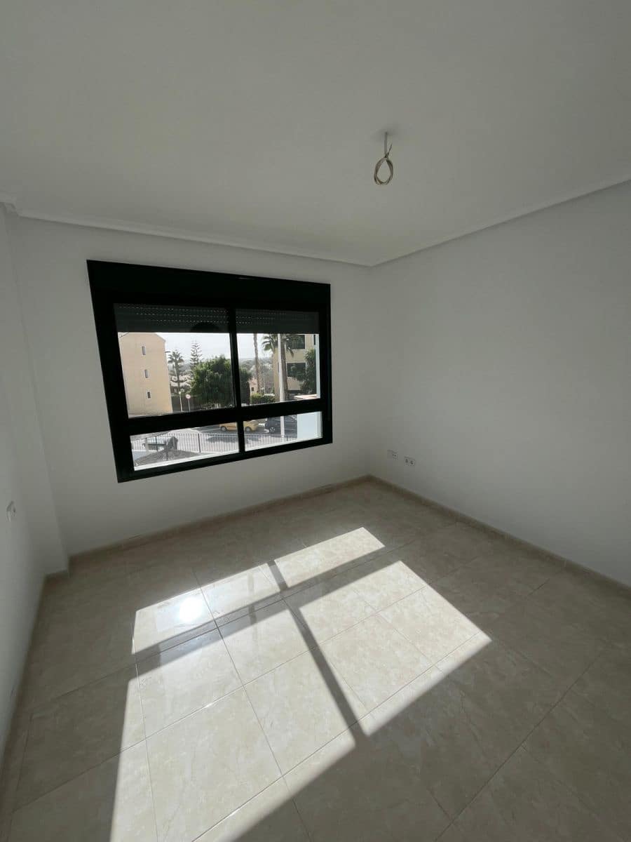 2 soveværelse Lejlighed til salg i Orihuela Costa med swimmingpool - € 298.900 (Ref: 9992393)