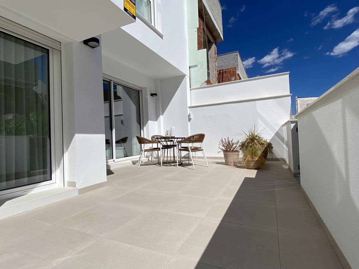 2 bedroom Apartment for sale in Pilar de la Horadada with pool - € 304,900 (Ref: 9992401)