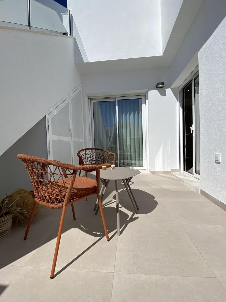 2 bedroom Apartment for sale in Pilar de la Horadada with pool - € 304,900 (Ref: 9992401)