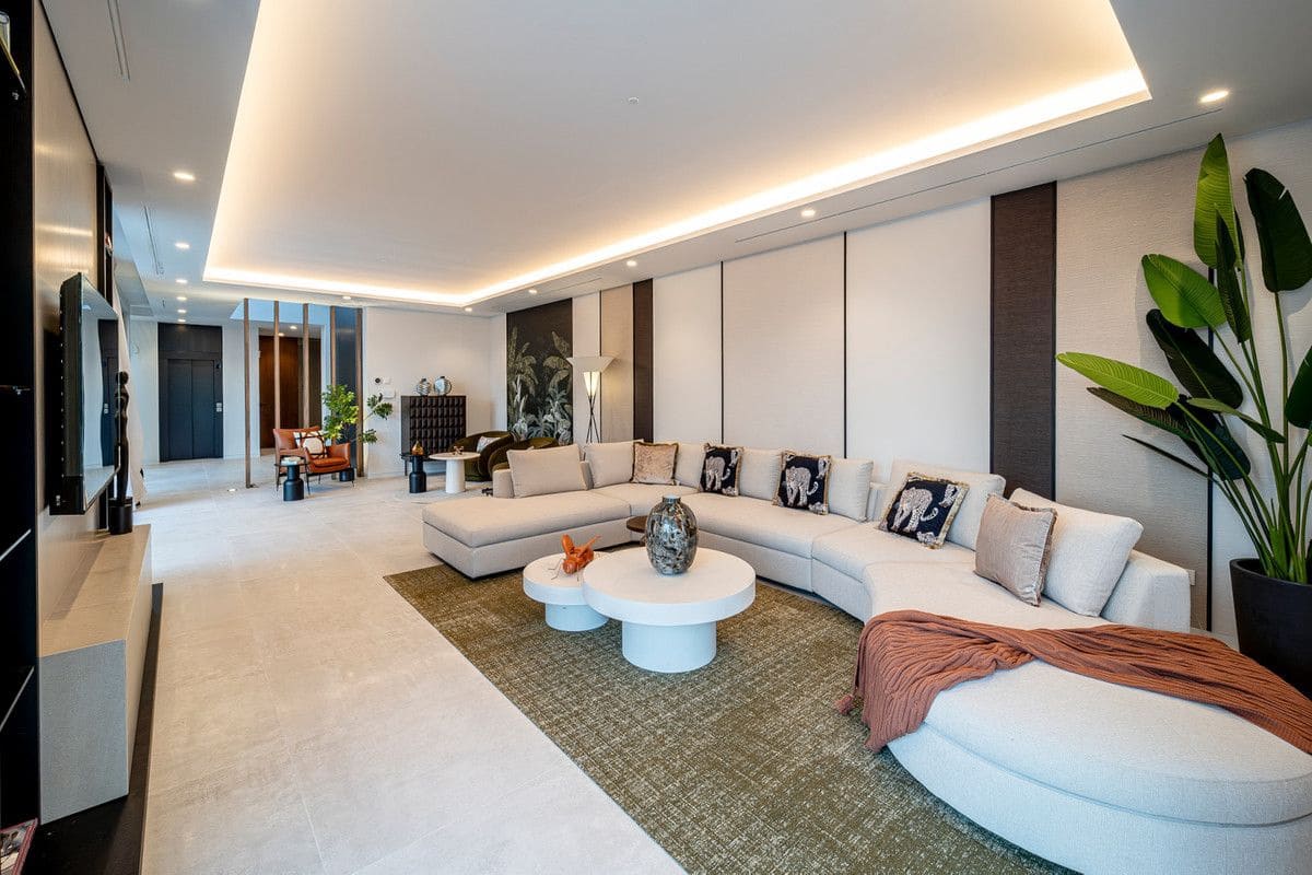 6 soveværelse Villa til salg i El Paraiso med swimmingpool - € 6.800.000 (Ref: 9992420)