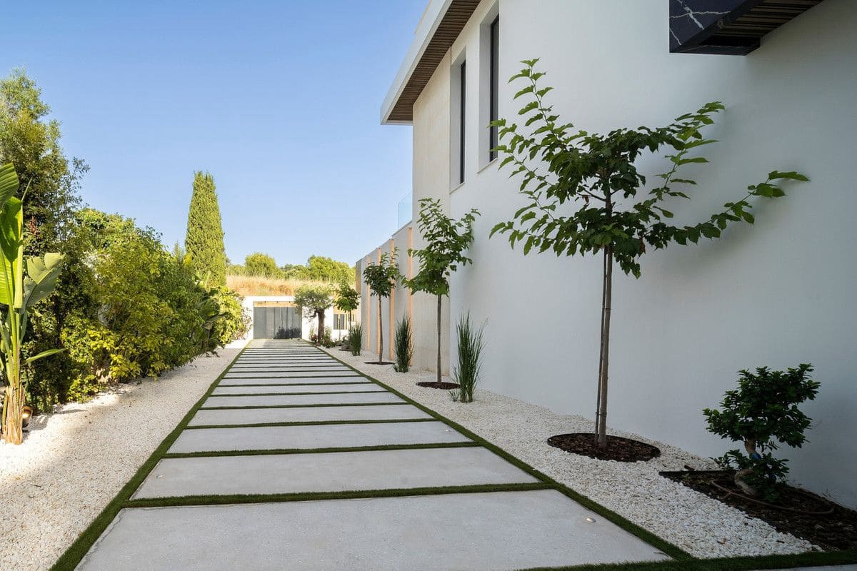 6 soveværelse Villa til salg i El Paraiso med swimmingpool - € 6.800.000 (Ref: 9992420)