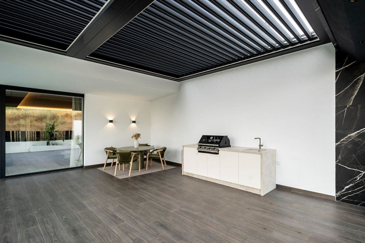 6 soveværelse Villa til salg i El Paraiso med swimmingpool - € 6.800.000 (Ref: 9992420)