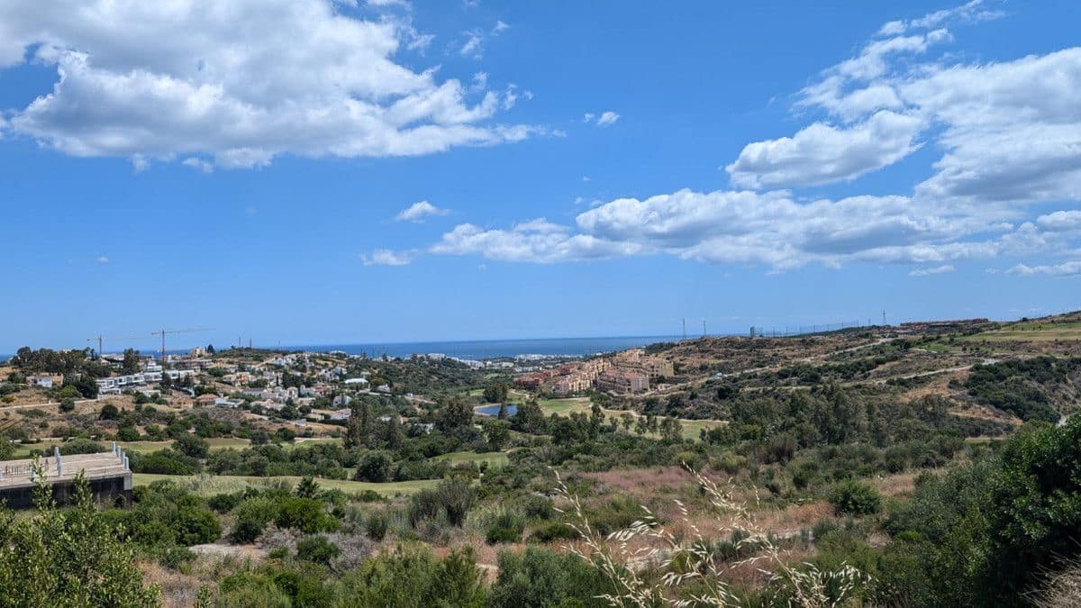 2 bedroom Apartment for sale in Estepona with pool - € 307,000 (Ref: 9992430)