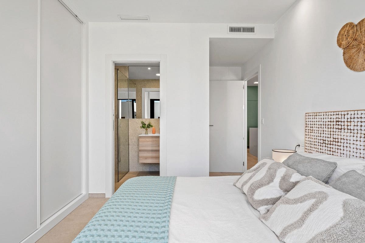3 quarto Apartamento para venda em Los Alcazares com piscina - 455 000 € (Ref: 9992438)