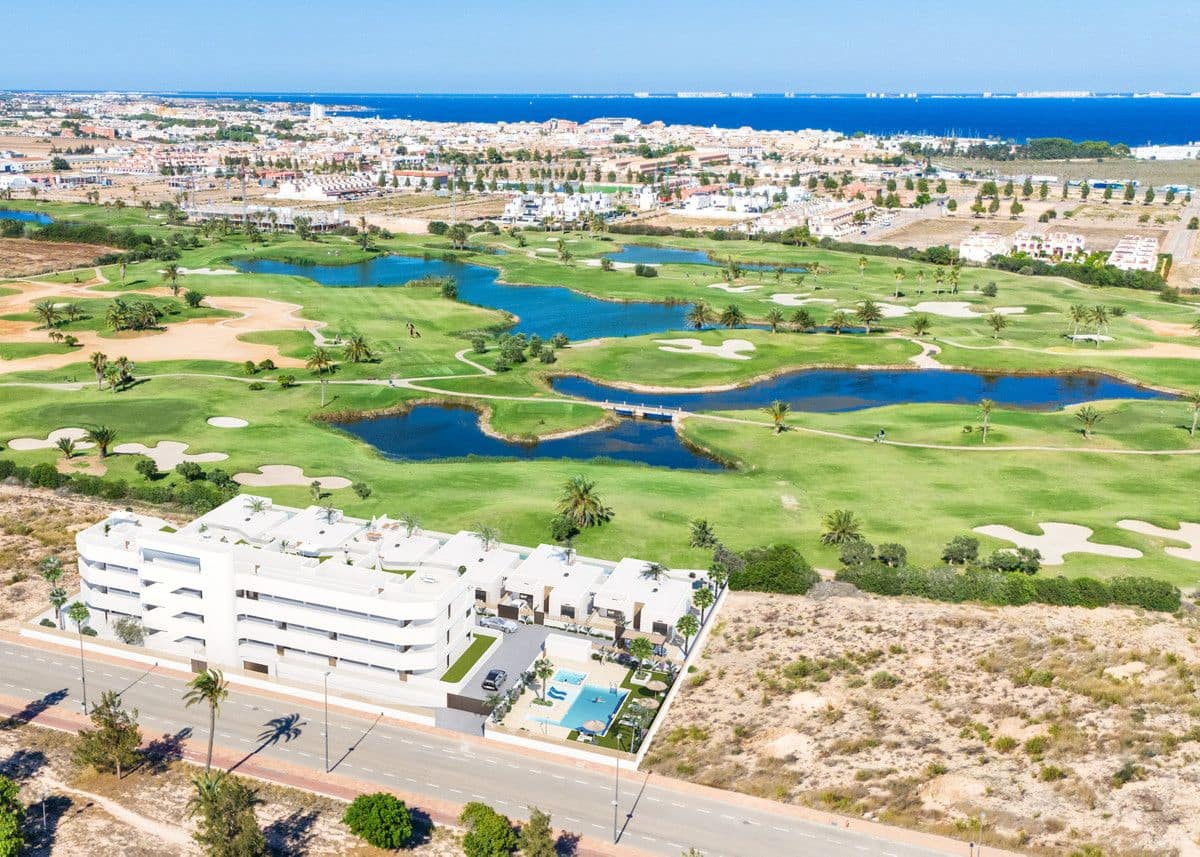 3 quarto Apartamento para venda em Los Alcazares com piscina - 455 000 € (Ref: 9992438)