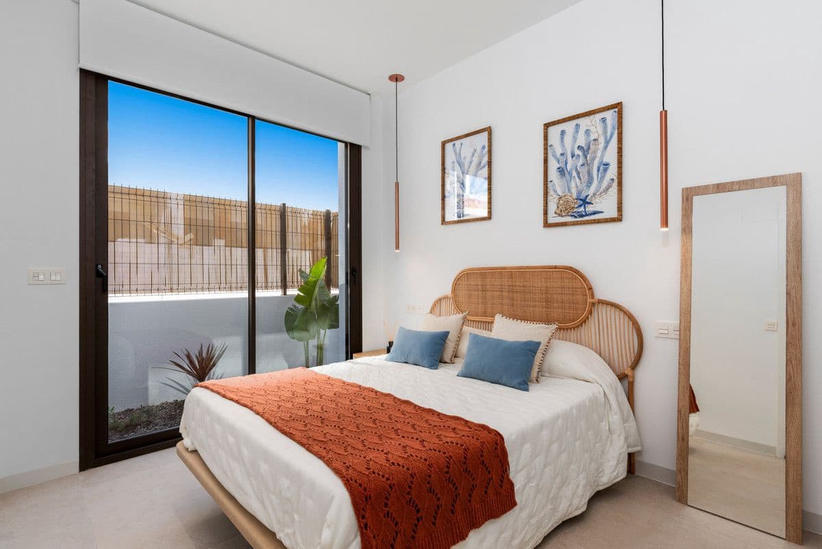 Apartamento de 2 habitaciones en Los Alcázares en venta con piscina - 265.000 € (Ref: 9992441)