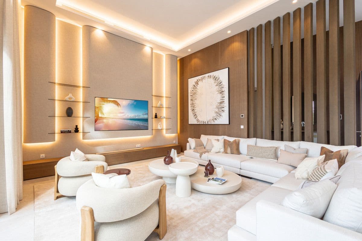 Chalet de 4 habitaciones en Nueva Andalucia en venta con piscina - 3.990.000 € (Ref: 9992481)