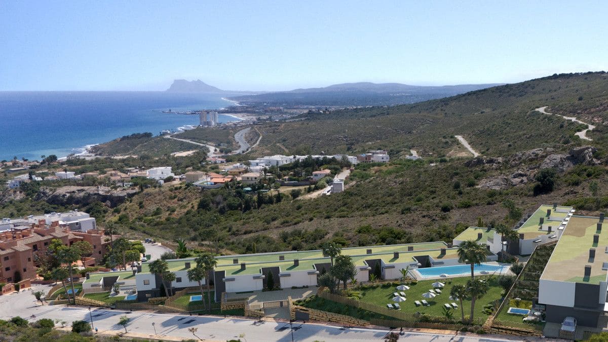 3 bedroom Villa for sale in San Roque with pool - € 410,000 (Ref: 9992491)