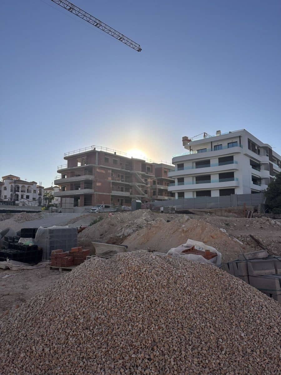 4 sovrum Lägenhet till salu i La Zenia med pool - 499 000 € (Ref: 9992523)