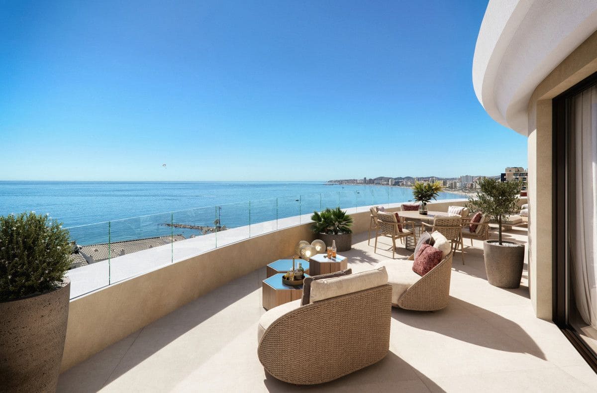 Apartamento de 3 habitaciones en Fuengirola en venta con piscina - 1.049.000 € (Ref: 9992524)