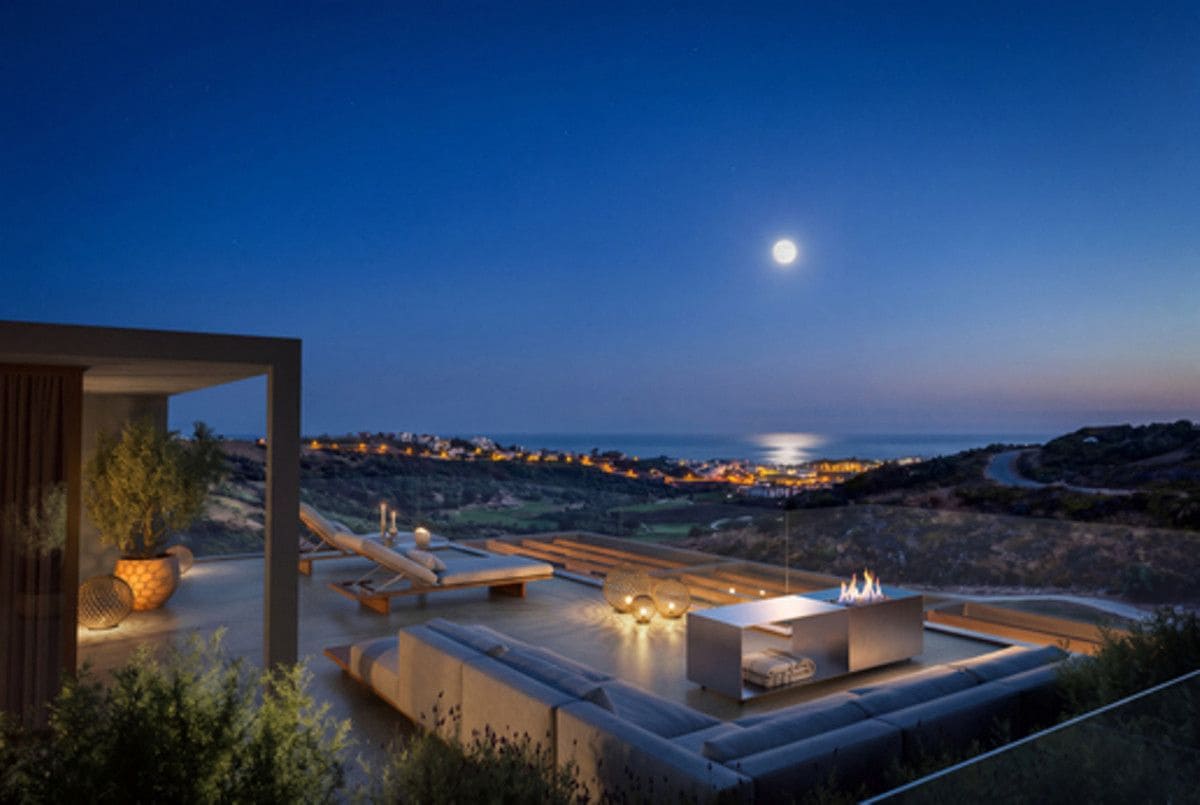 Chalet de 3 habitaciones en Estepona en venta con piscina - 1.620.000 € (Ref: 9992537)