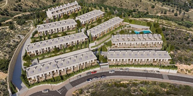 4 soveværelse Villa til salg i La Cala de Mijas, Mijas med swimmingpool - € 773.000 (Ref: 9992569)